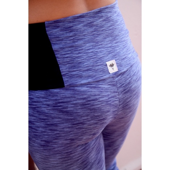 Sapphire Capri Legging - NWT - Picture 3 of 4